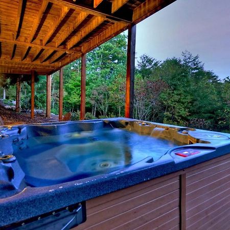 Aska Adventure Lodge บลูริดจ์ ภายนอก รูปภาพ