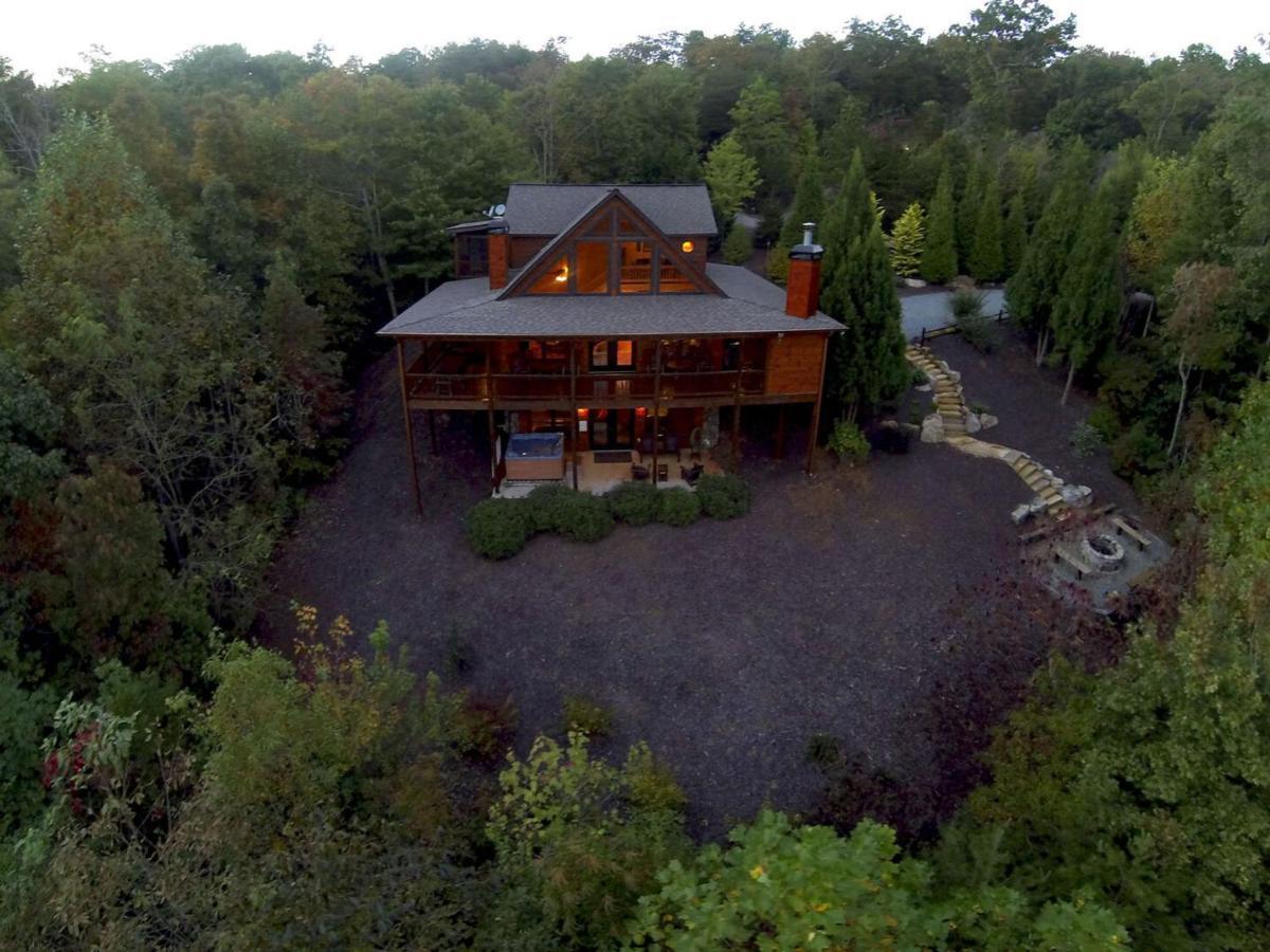 Aska Adventure Lodge บลูริดจ์ ภายนอก รูปภาพ