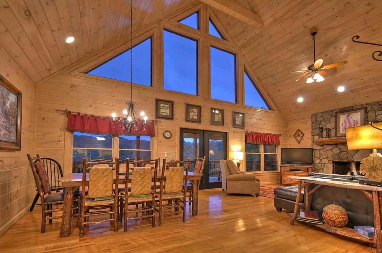 Aska Adventure Lodge บลูริดจ์ ภายนอก รูปภาพ