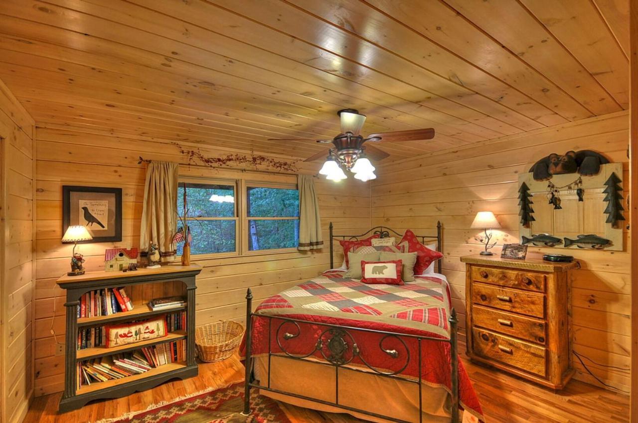 Aska Adventure Lodge บลูริดจ์ ภายนอก รูปภาพ