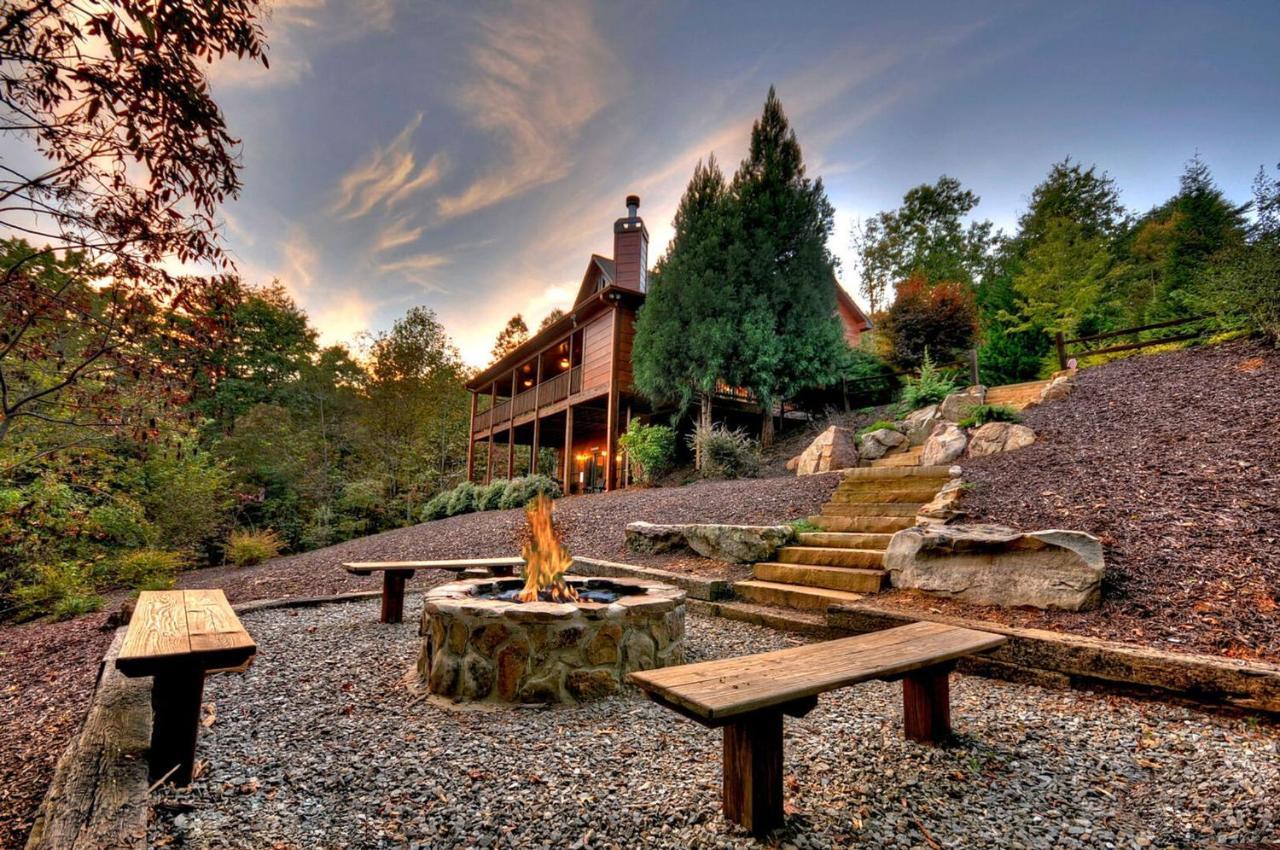 Aska Adventure Lodge บลูริดจ์ ภายนอก รูปภาพ
